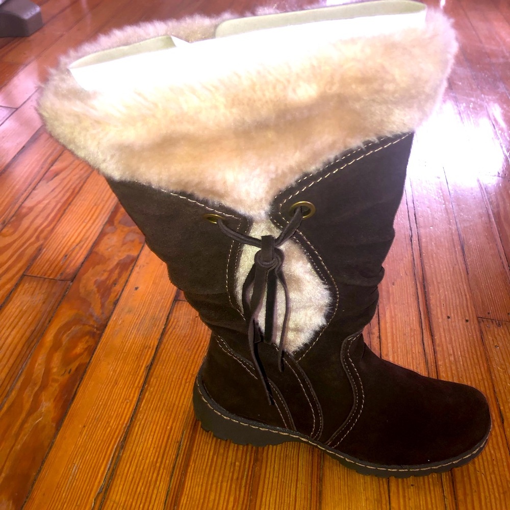 BareTraps dark brown Suede boots